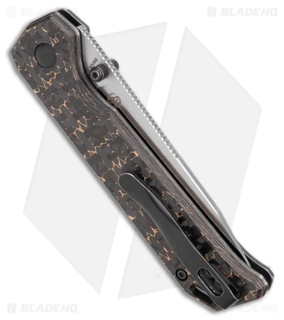 Kizer Azo Vanguard Begleiter 2 Button Lock Knife Fat Carbon (3.5" Satin) Kizer Azo Vanguard Begleiter 2 Button Lock Knife Fat Carbon (3.5" Satin) -Blade HQ Store Kizer Azo Vanguard Begleiter 2 Button Lock Fat Carbon Gold Satin BHQ 176930 jr side