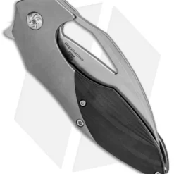 Kizer Isham Megatherium Left Hand Flipper Knife Ti/CF (3.6" Stonewash) KI4502L1 5 Kizer Isham Megatherium Left Hand Flipper Knife Ti/CF (3.6" Stonewash) KI4502L1 -Blade HQ Store Kizer Isham Megatherium Left Hand Ti CF SW KI4502L1 BHQ 88598 jr side